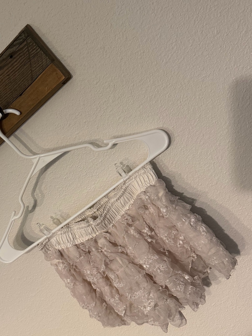 Women's Layered Lace Mini Shorts - Blush